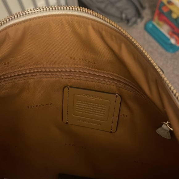 Cream coach purse - Picture 3 of 3